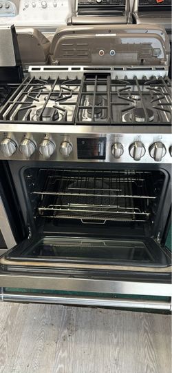 Gas stove.