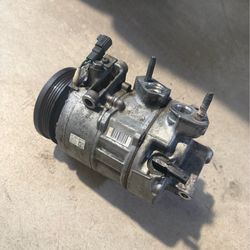 Oem FoMoCo Ac compressor 2020 Ford Transit