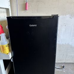 Galanz Mini Fridge (MOVING SALE NEED GONE)