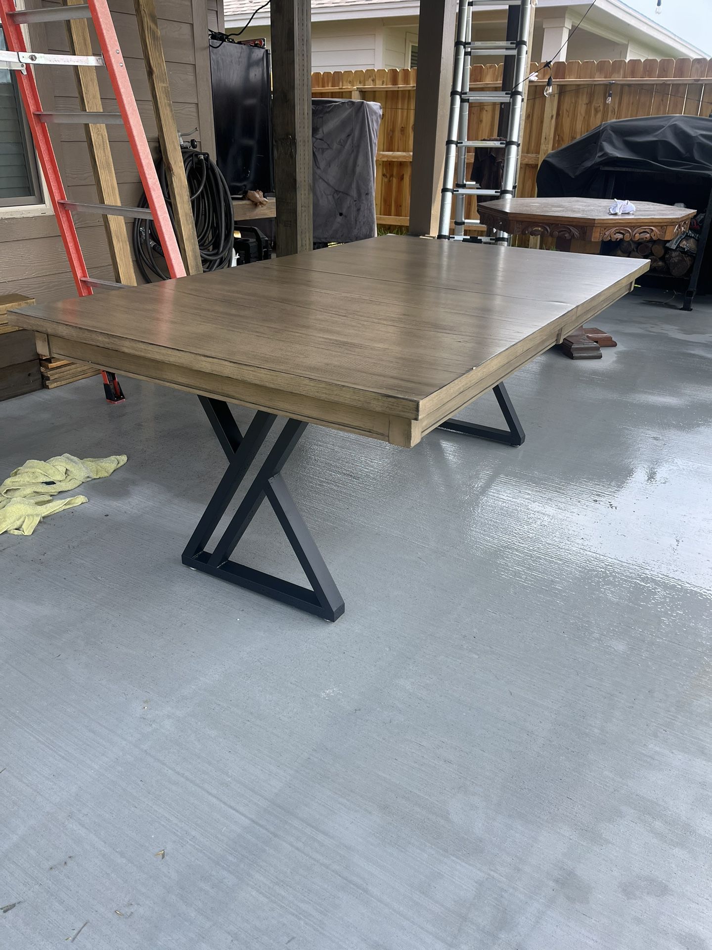 Solid oak dining Table 
