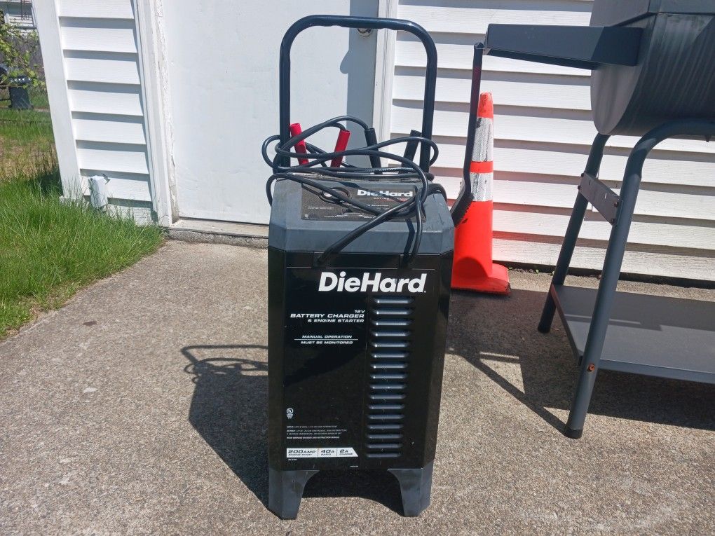 DieHard 12v Car Battery Charger/Engine Starter