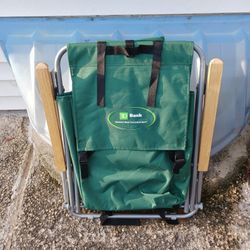 GREEN BEACH CHAIR  WITH FOAM HEADREST AND WOODEN ARMS