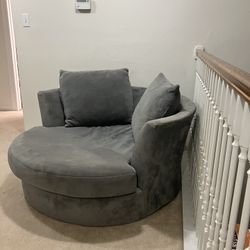 Round Couch 