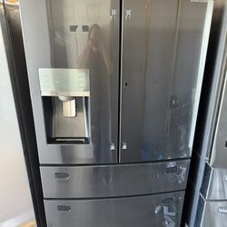 Samsung Refrigerator / Ice Maker