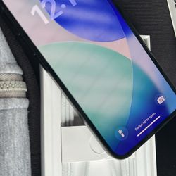 iPhone 16e