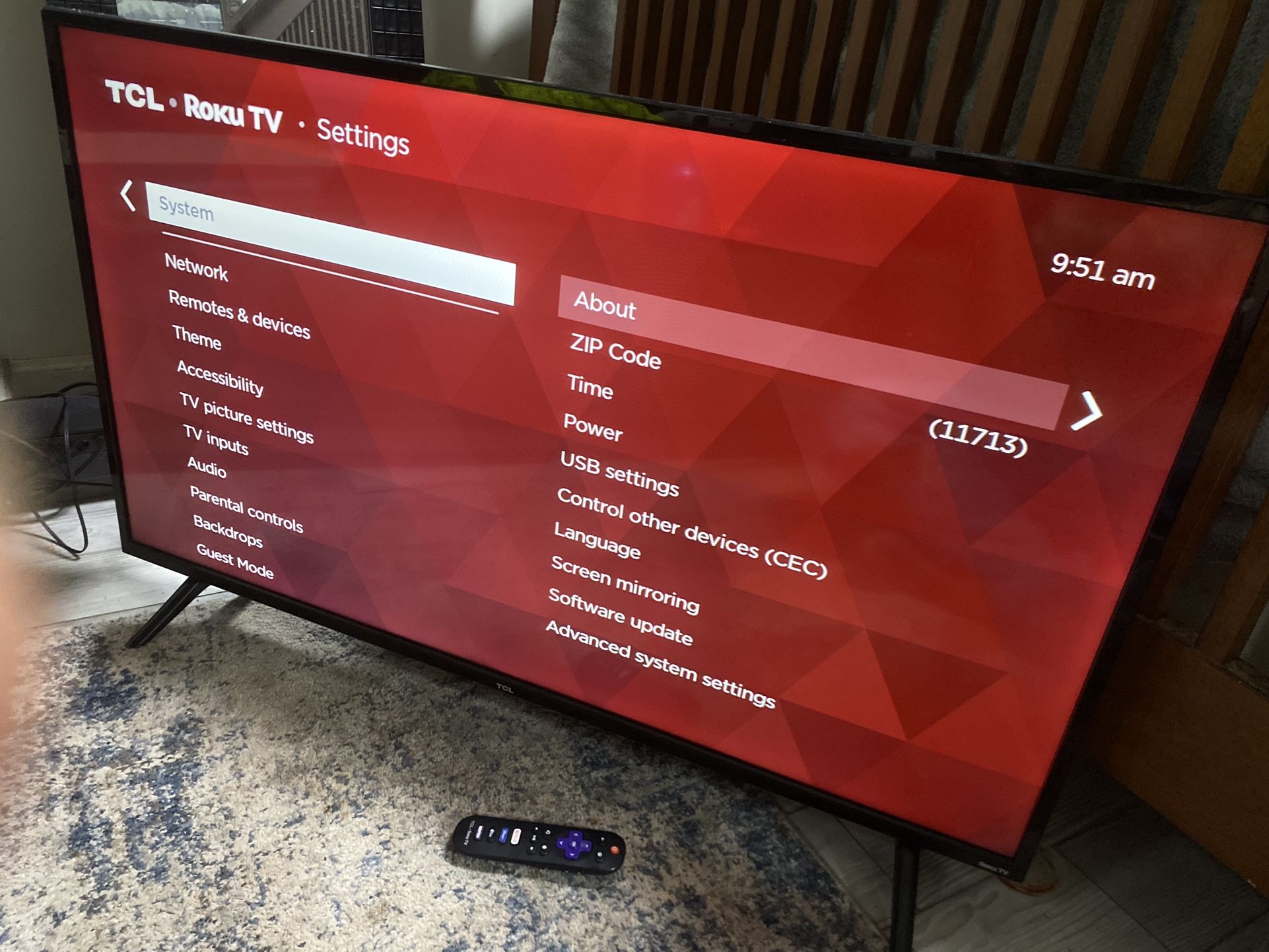 40” Tlc Roku Smart tv W/remote