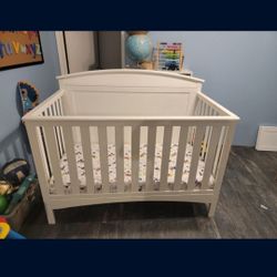 Crib-white