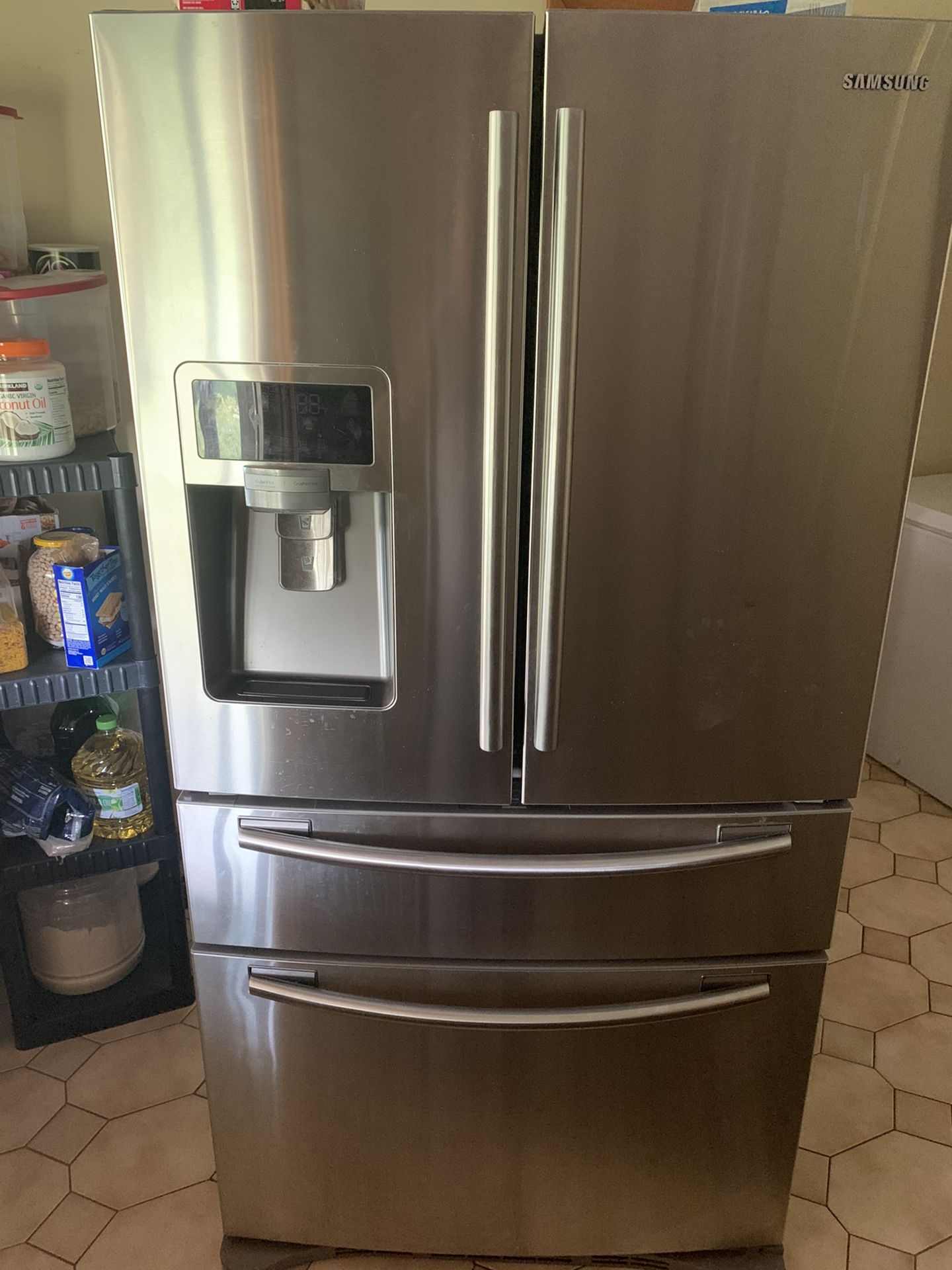 Refrigerator ( Read Description )