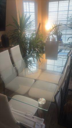 Dining room table