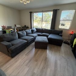 ✨ Grey Sectional Couch – Modular & Adjustable – $499 OBO ✨