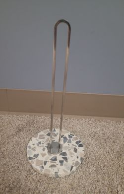 Paper towel holder