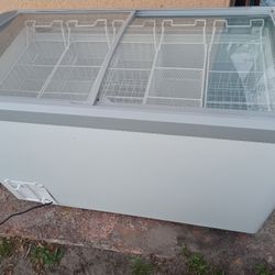 Ice Cream Display Freezer 14 Cubic Ft  50 Inch