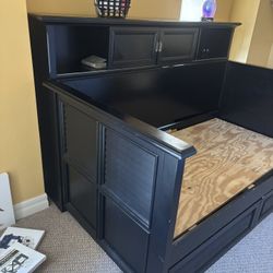 Bookshelf Daybed (twin) MUST GO ASAP