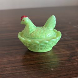 West Moreland Mini Glass Hen