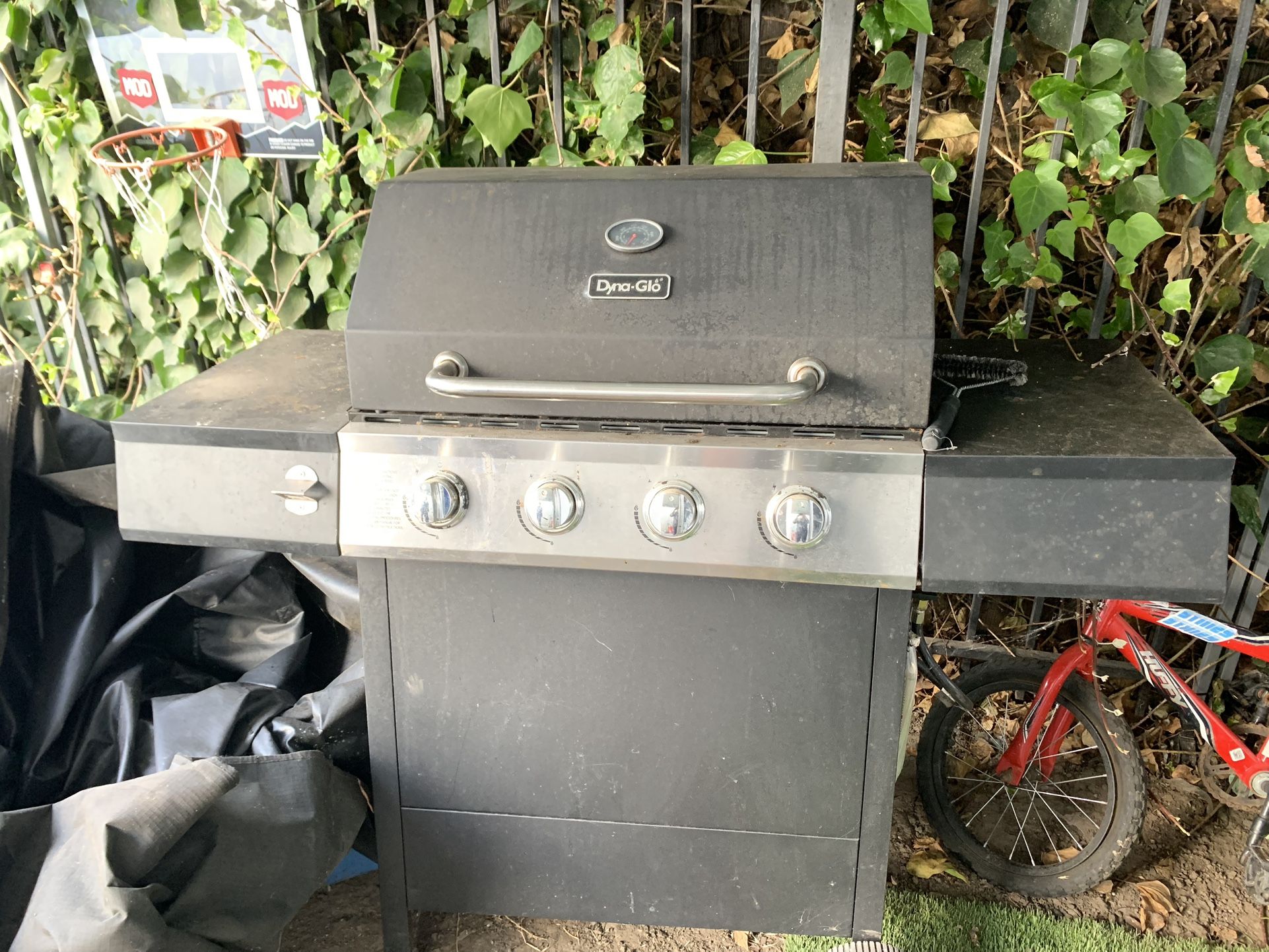 DynoGlo Bbq Grill 