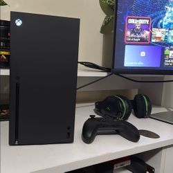 Xbox Series X W/1controllers