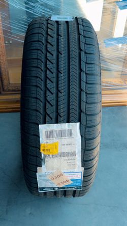 Goodyear Eagle Sport All-Season tire, size 255/55R19, featuring a Run Flat technology label