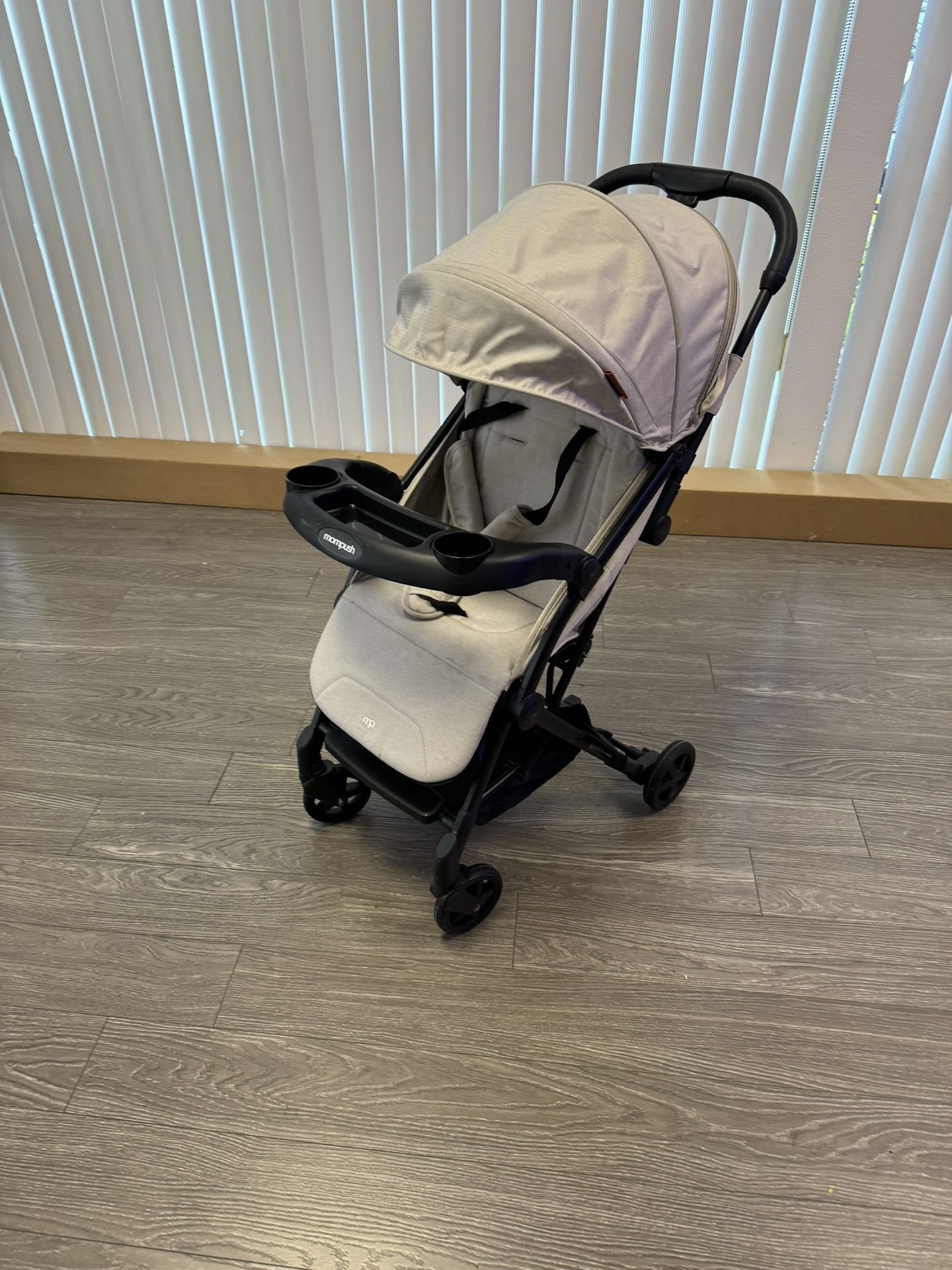 Mompush Lithe V2 - Great Condition - Compact Travel Stroller