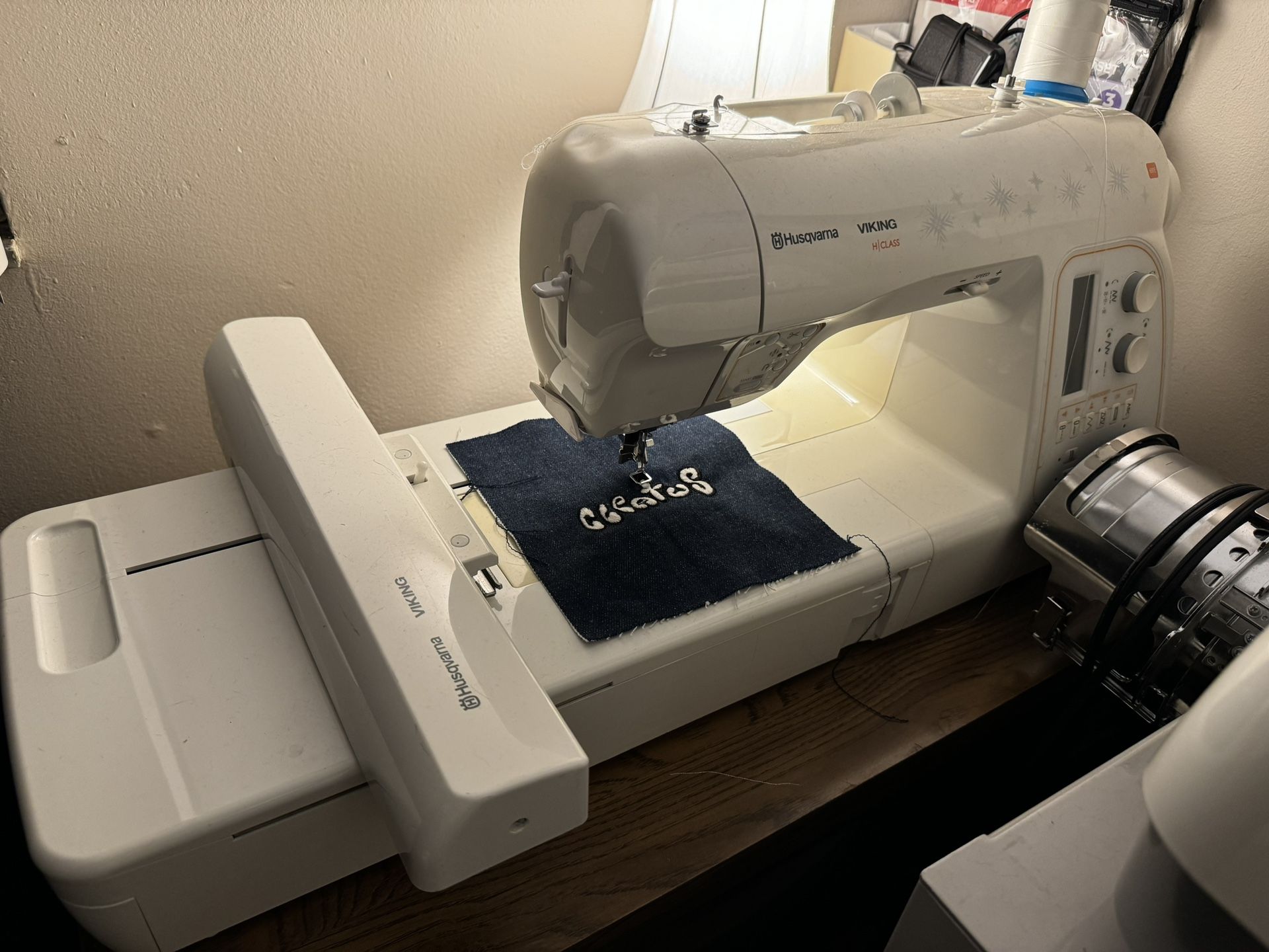 Husqvarna Viking H Class 600 Embroidery Machine
