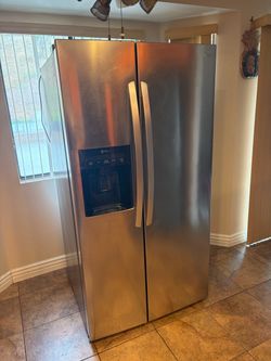 LG Fridge (broken)