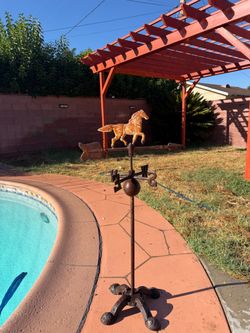 Vintage-Style Horse Weathervane – Metal Garden Decor
