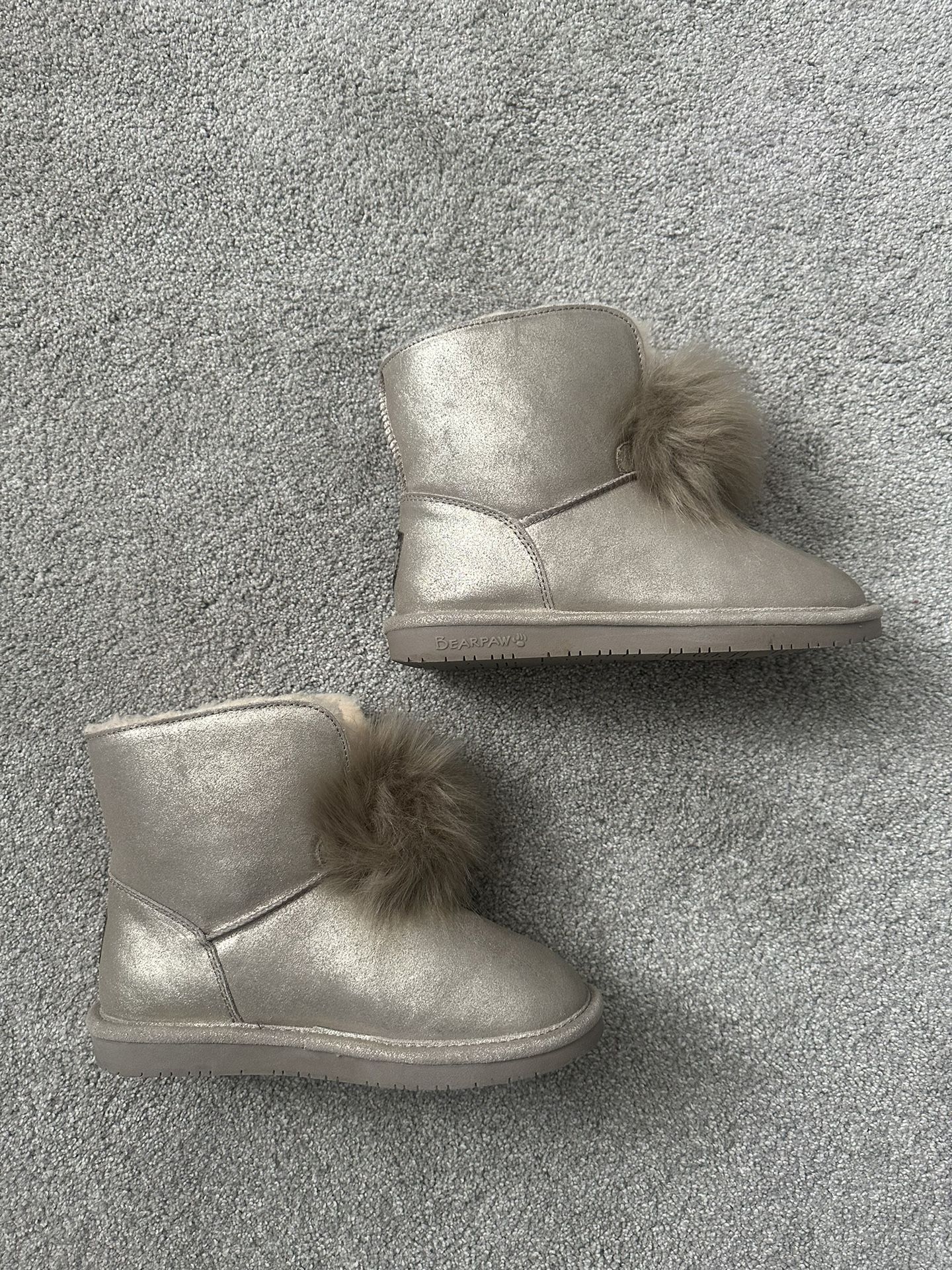 BEARPAW FLEECE LINED BOOTS -Size 7