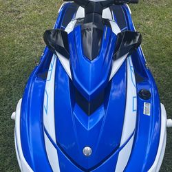 2023 Yamaha VX Jet ski only 80 hours. Title. New waterproof JBL sound system, new battery, new spark plugs, fresh oil. Ready to have fun