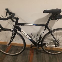 Fuji"  TEAM PRO , . FC440  Super Light Weight , Carbon Fiber  Road BIke