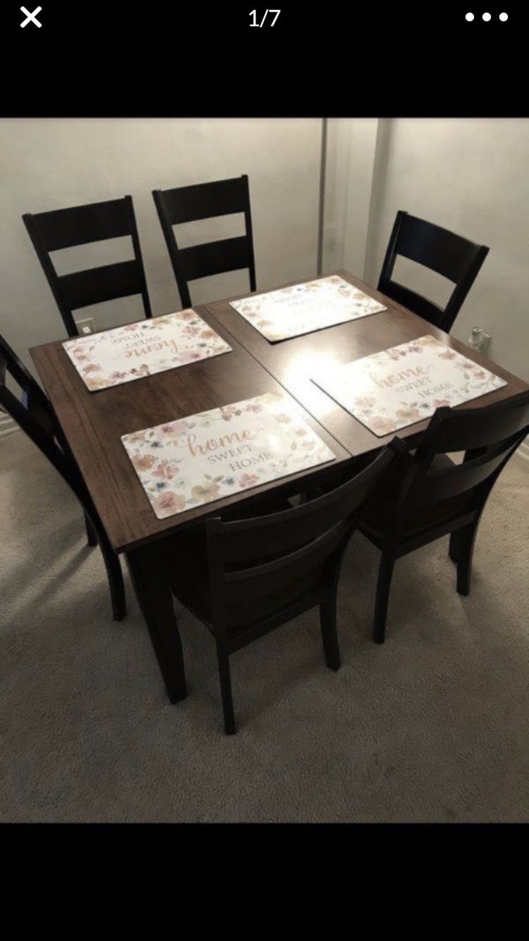 Dining room table