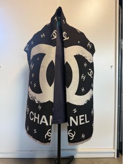Scarves and Wrap- Black/White