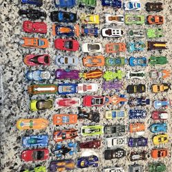 Lots 100+ Hot Wheels Matchbox Maisto Die-Cast Cars 1:64  AS IS 