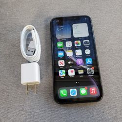 iPhone Xr - UNLOCKED - Like New  