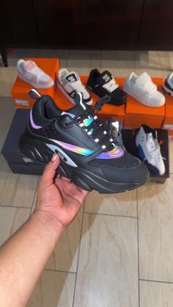 Dior b22