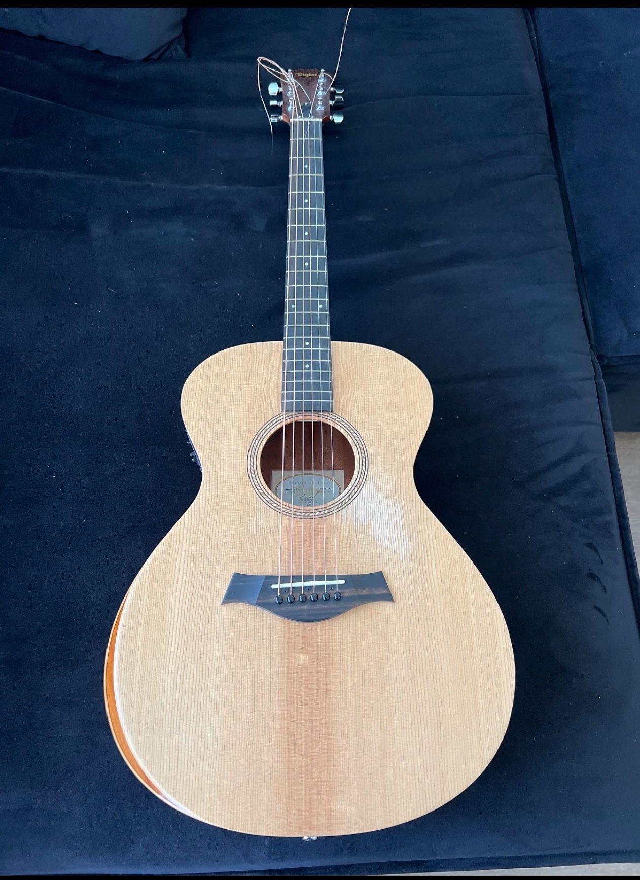 Acoustic Electric Guitar Taylor 