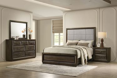 Atlas Dark Oak 4-piece Eastern King Bedroom Set