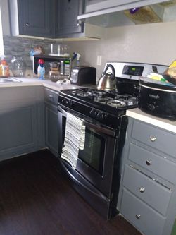 Stainless steel and Black Stove