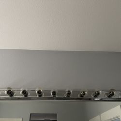 Bathroom Vanity Wall Light – 8 Lights | Chrome | Works Great  Description: Stylish bathroom vanity wall light in chrome finish. Features 8 lights that