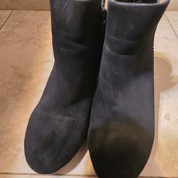 FREE Black 8 1/2 Boot Zipper Shoe 