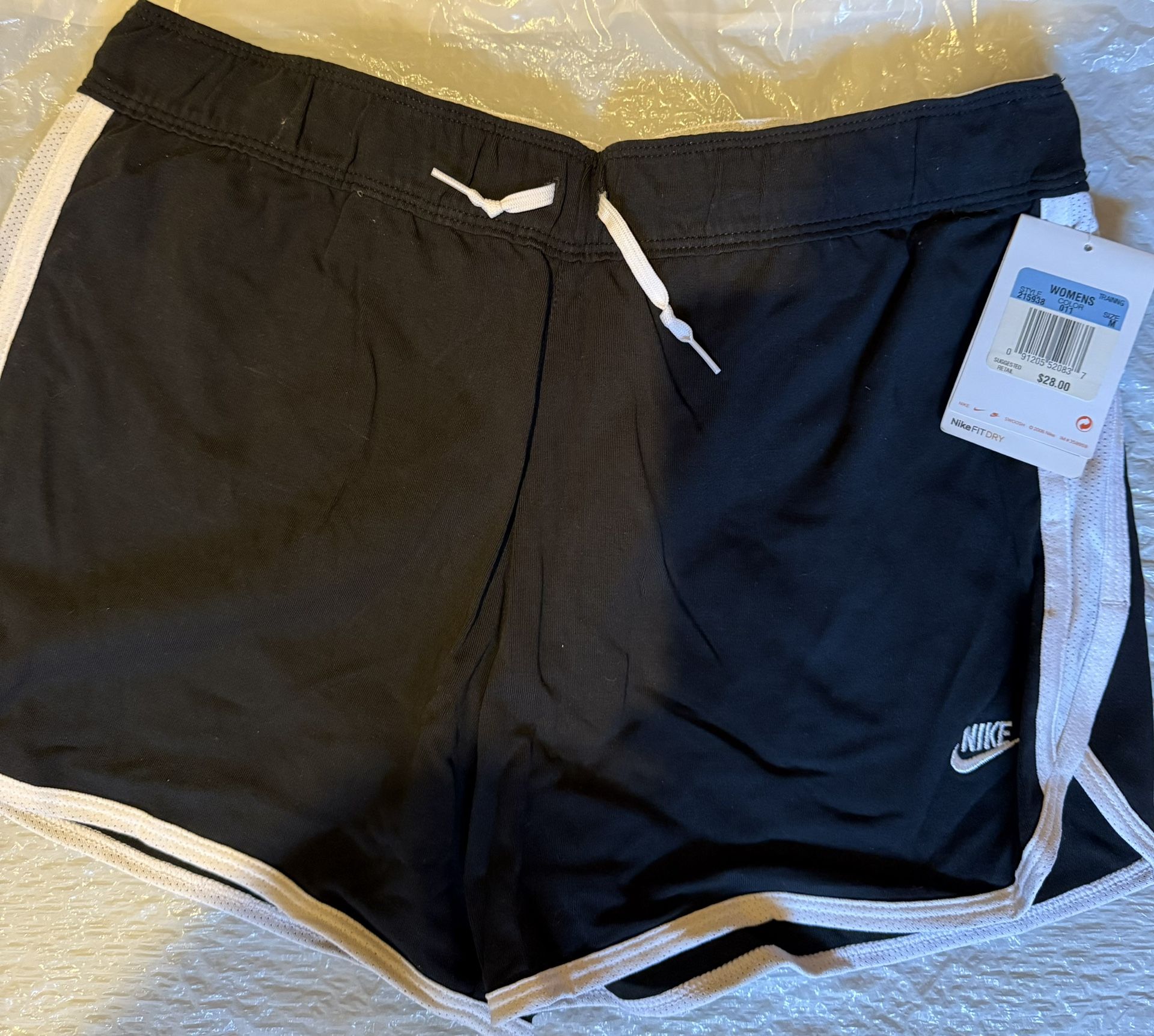 New With Tags Size Medium Black Nike Shorts 