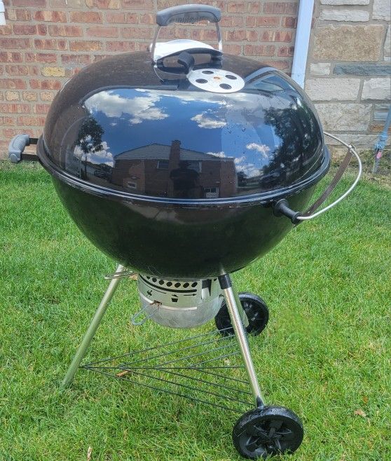 Weber Kettle Charcoal Grill 26in 