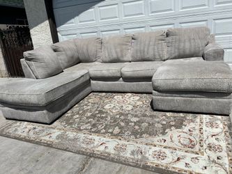 Large Ashley Brand Cassie 2-Pc. Sectional $299.99 FREE Delivery- READ Description
