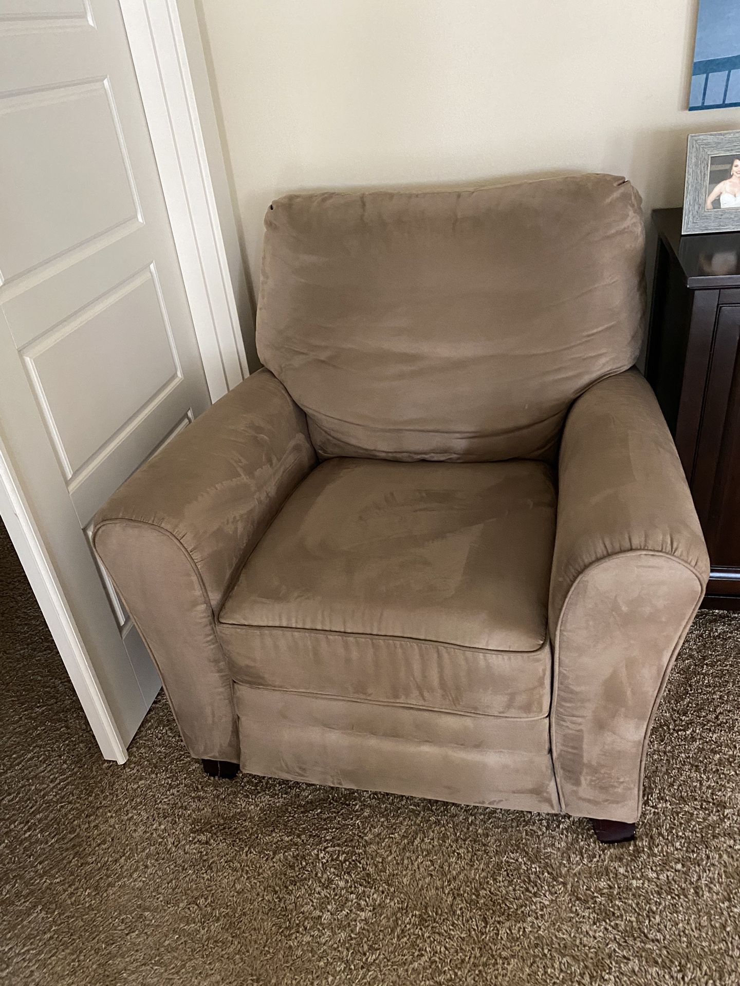 2 Suede Recliner Chairs 
