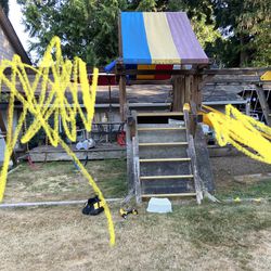 FREE Partial Rainbow Playset (fort only, No Slide Or Swing)