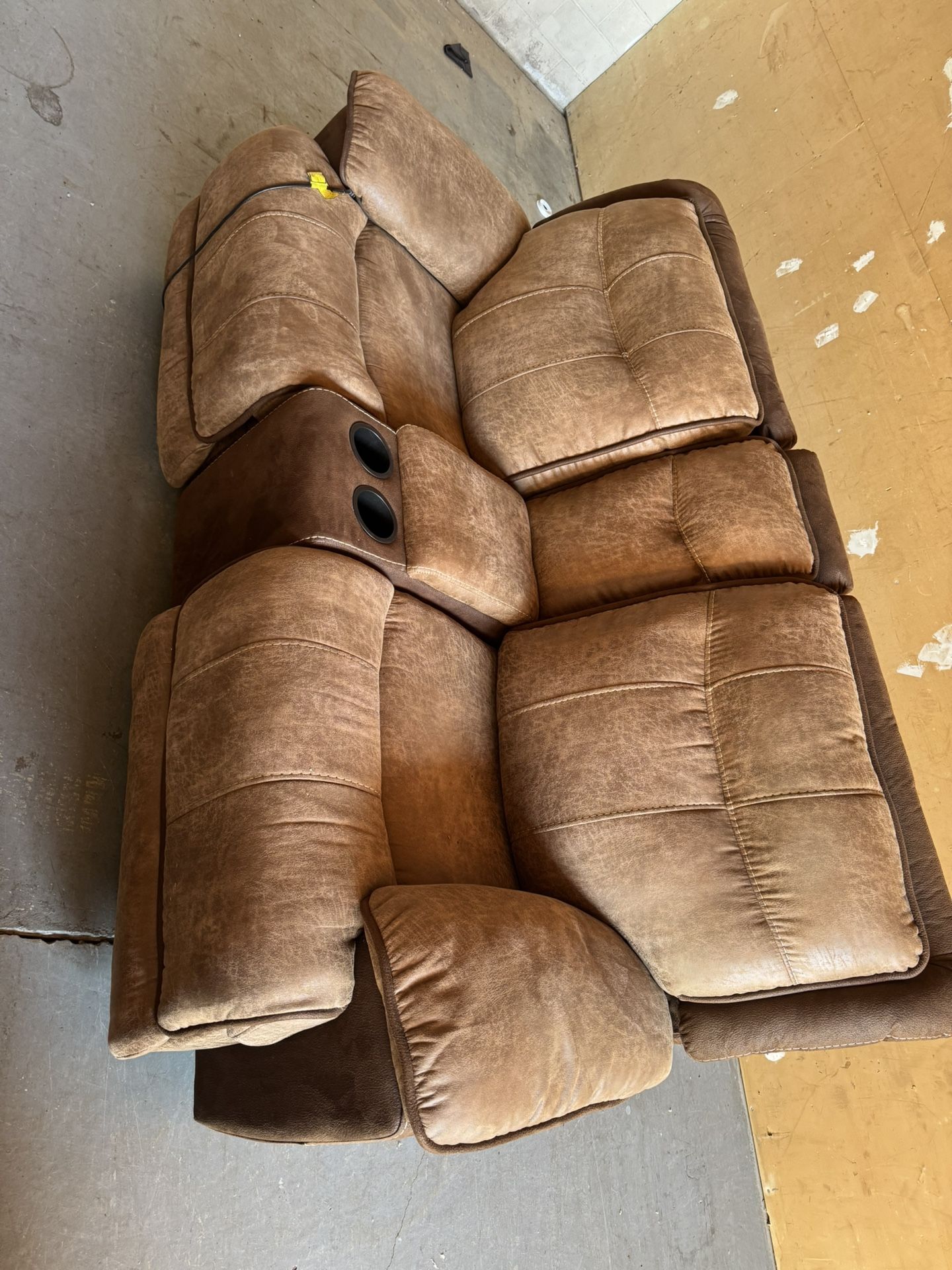 Like New Recliner Sofa 