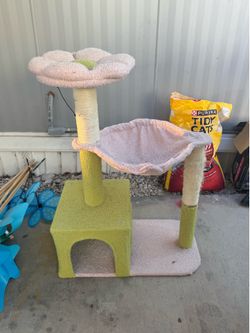 Cat Tree (PLEASE READ DESCRIPTION)