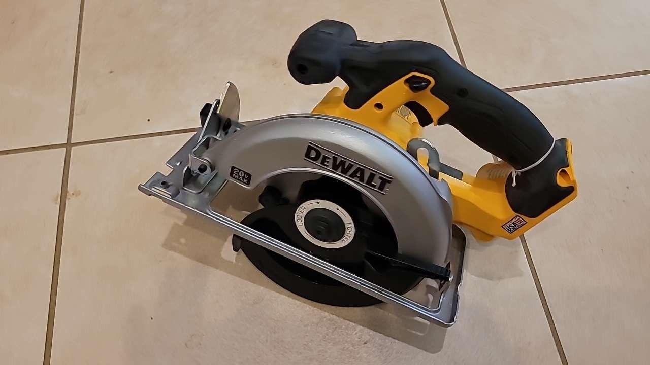 DeWalt 20V Max Circular Saw
