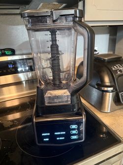 Ninja Blender with 72 oz Pitcher