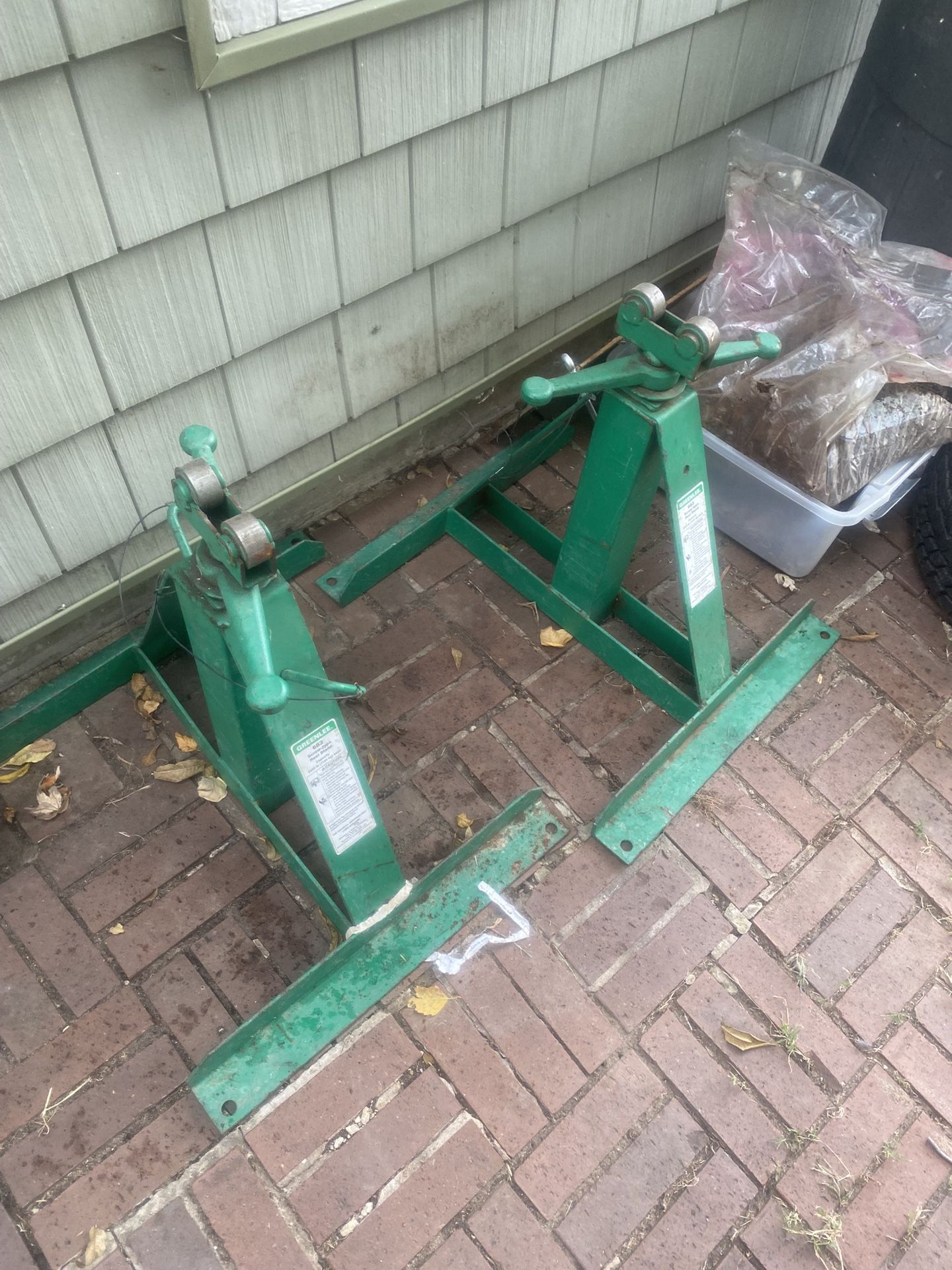 Greenlee screw Type Reel Stands X2