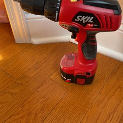 SKIL 14.4 Volt Drill With Battery