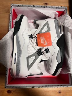 Jordan 4 retro summit white/fire red size 12